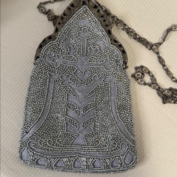 Elegant Beautiful Gray/Blue Silver Beaded Evening Bag - Picture 2 of 7